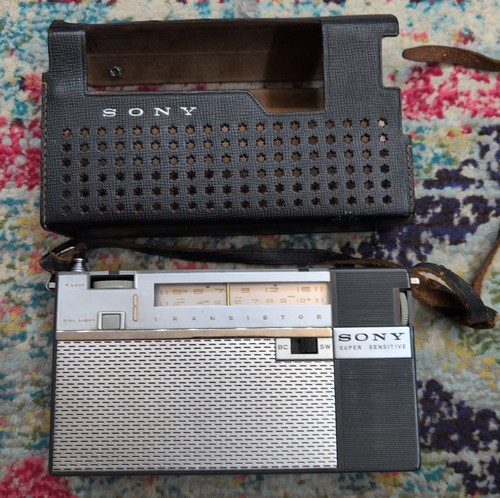 Sony 813 transistor radio - 8,